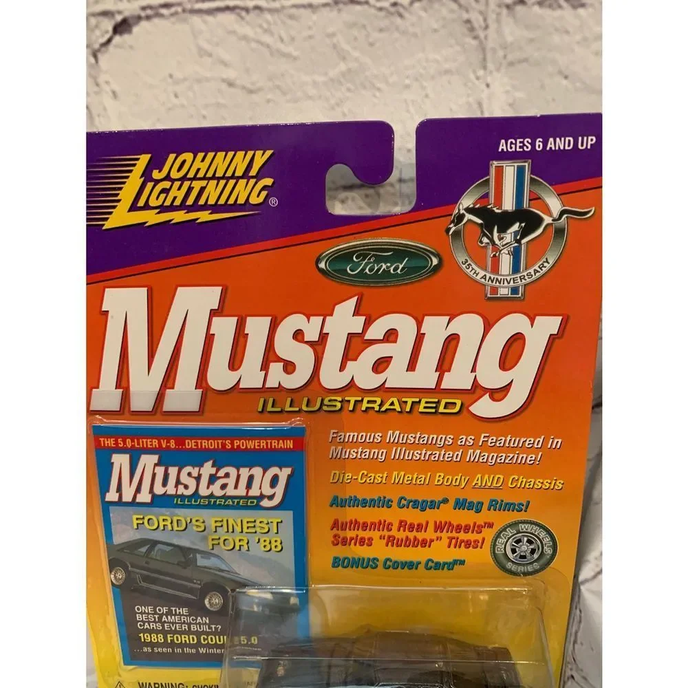 Johnny Lightning Mustang Illustrated.1988 FORD MUSTANG.DIE-CAST.# 291-02.NEW